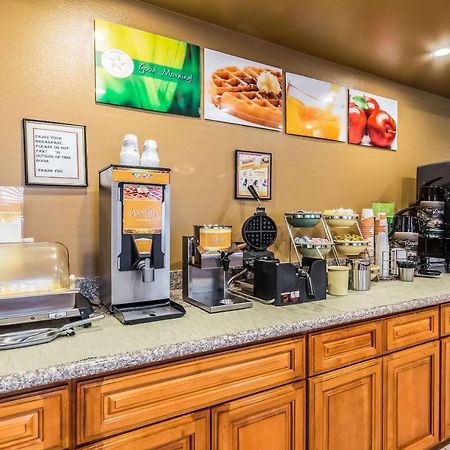 Quality Inn Fresno Near University Bagian luar foto