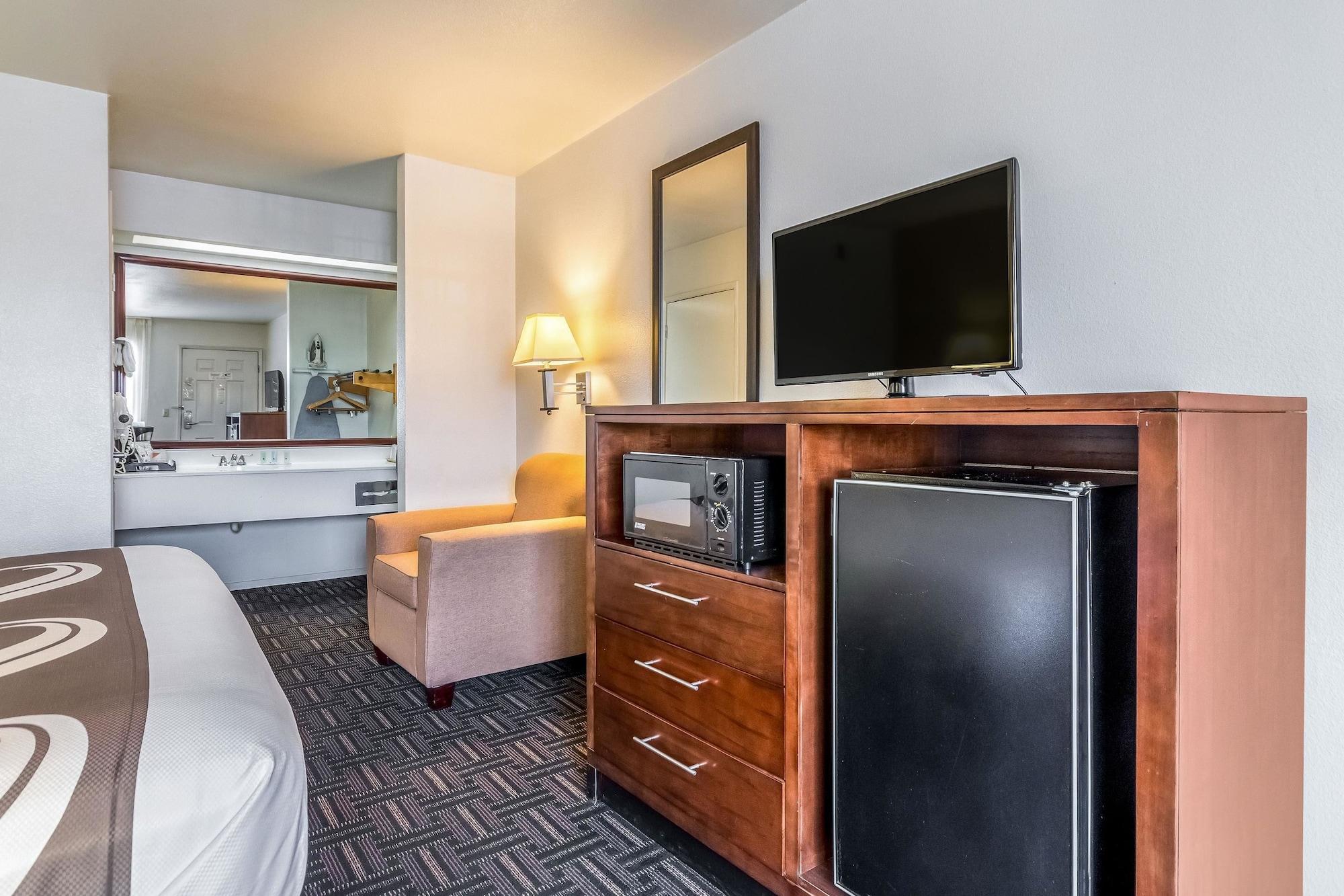 Quality Inn Fresno Near University Bagian luar foto