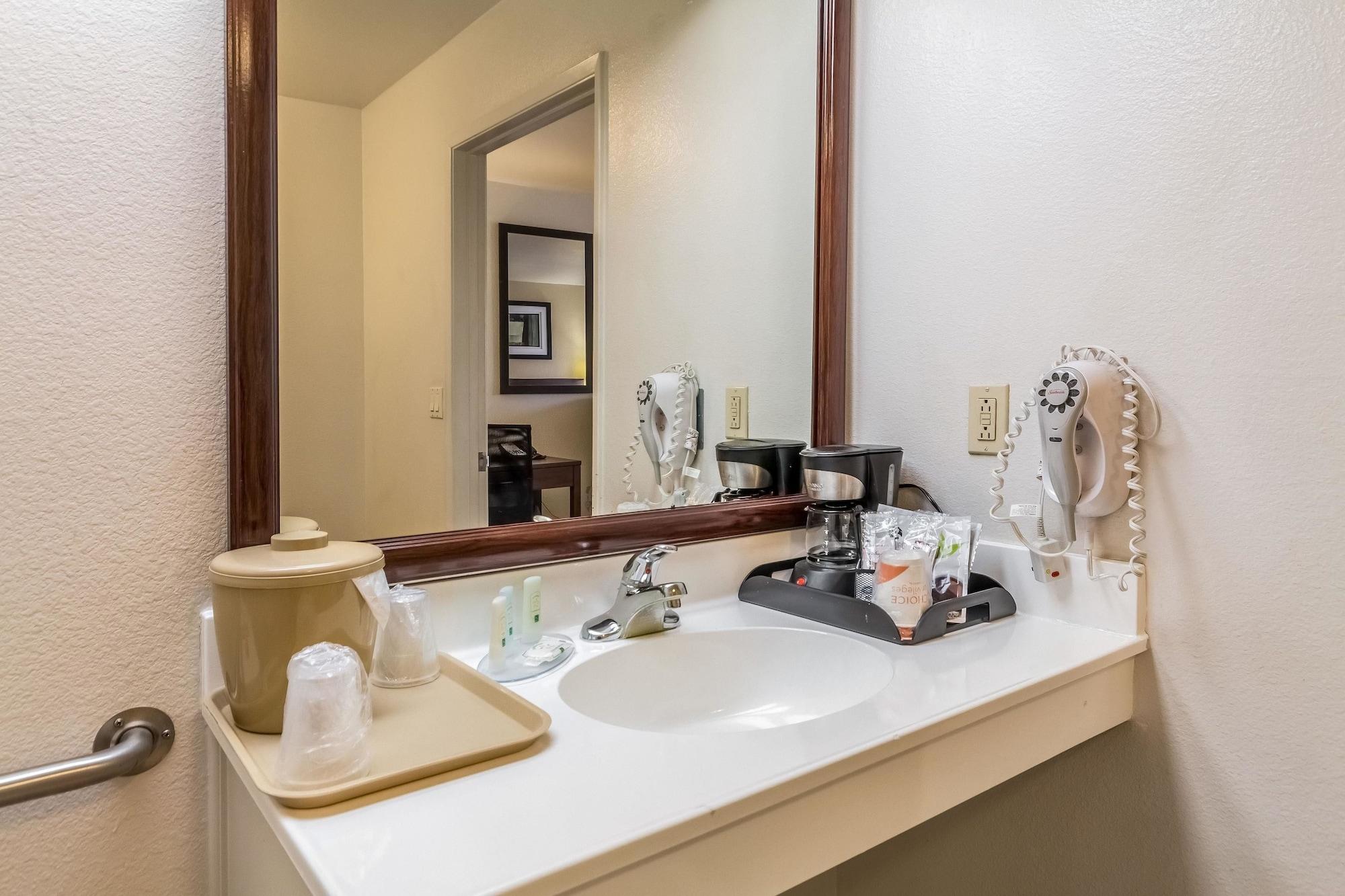 Quality Inn Fresno Near University Bagian luar foto
