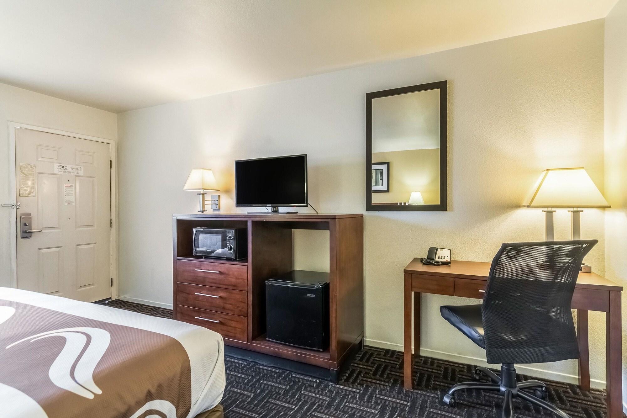 Quality Inn Fresno Near University Bagian luar foto