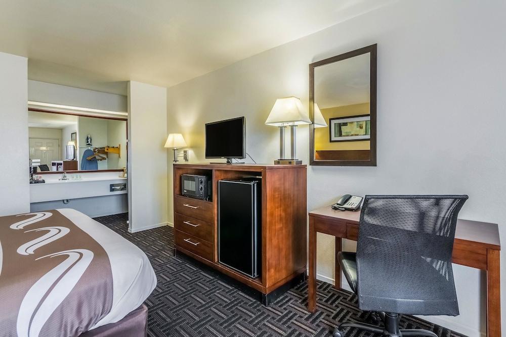 Quality Inn Fresno Near University Bagian luar foto
