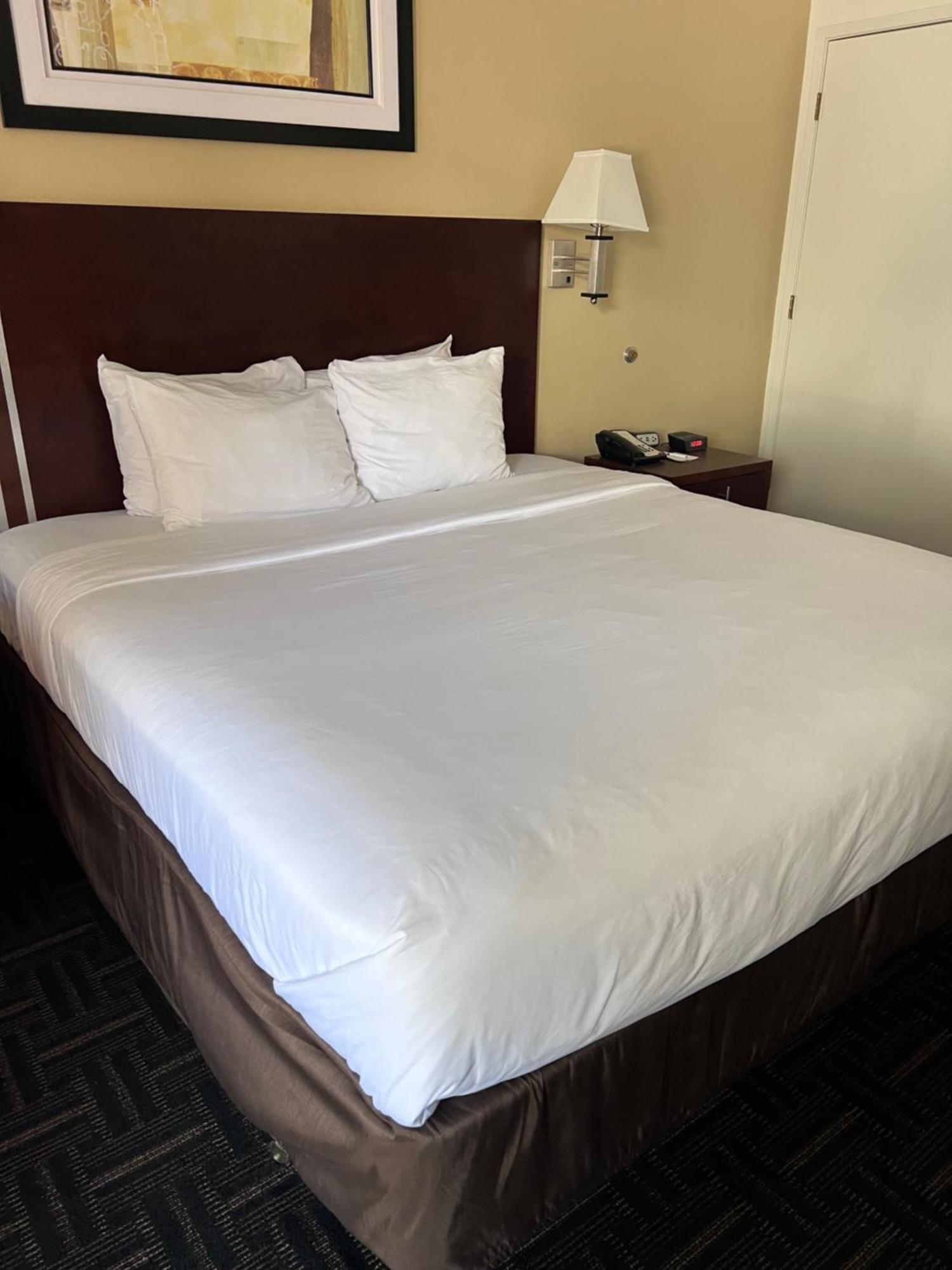 Quality Inn Fresno Near University Bagian luar foto