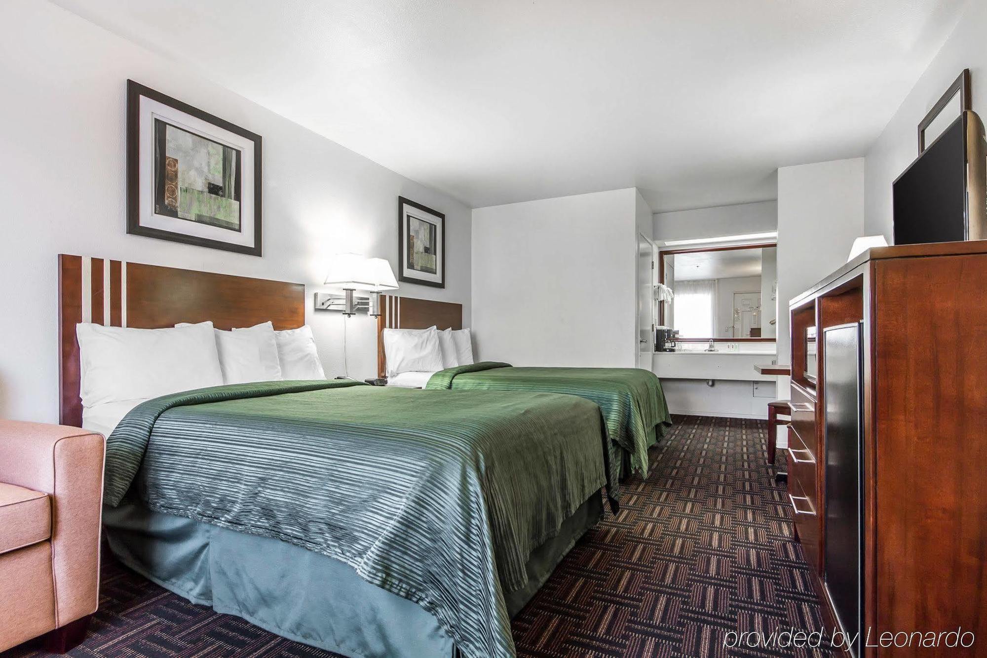 Quality Inn Fresno Near University Bagian luar foto