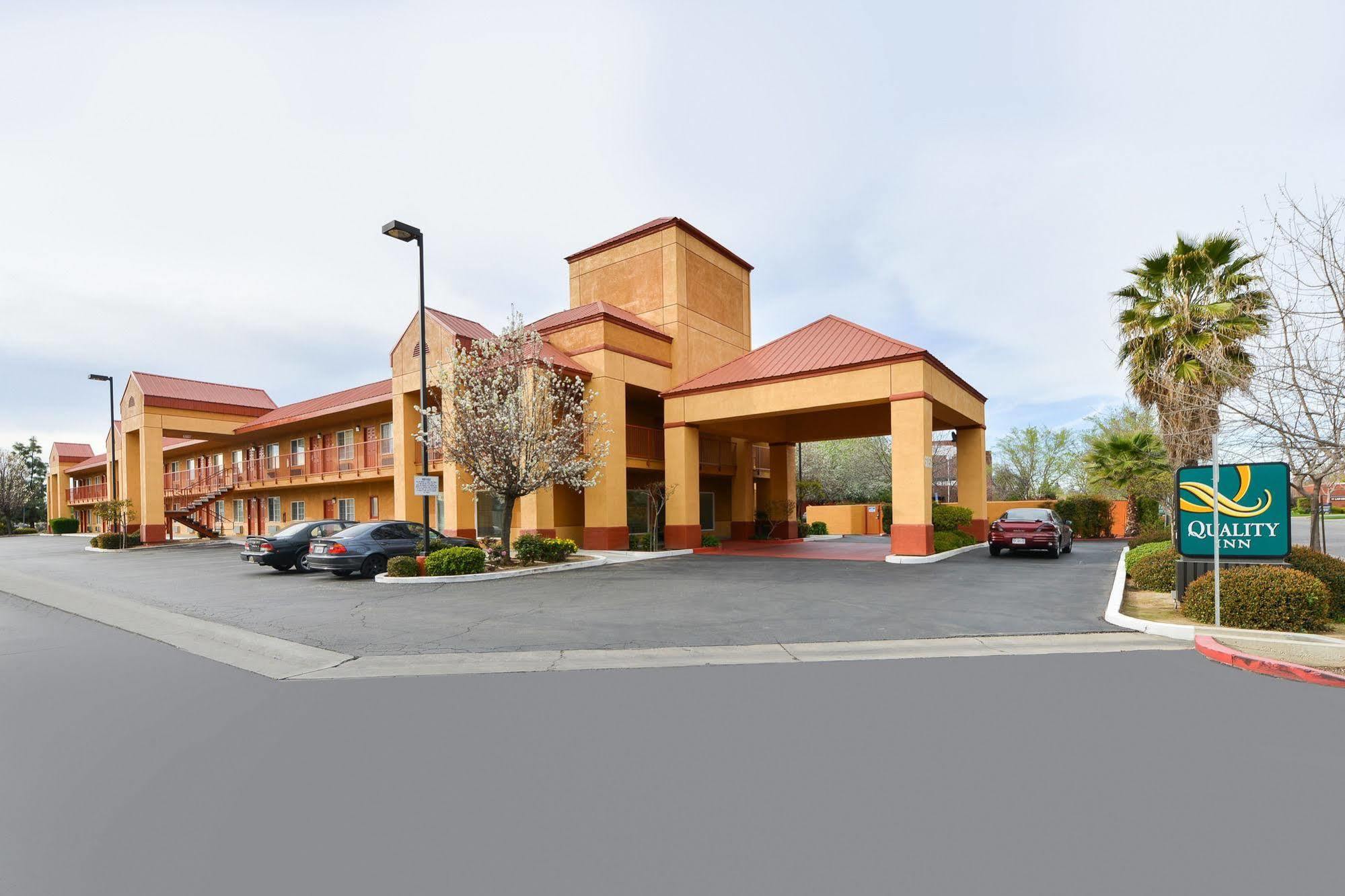 Quality Inn Fresno Near University Bagian luar foto