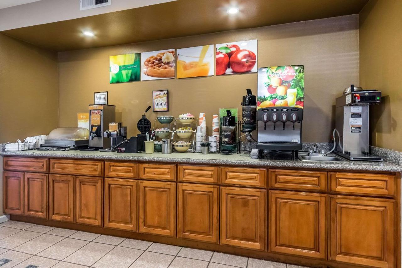Quality Inn Fresno Near University Bagian luar foto