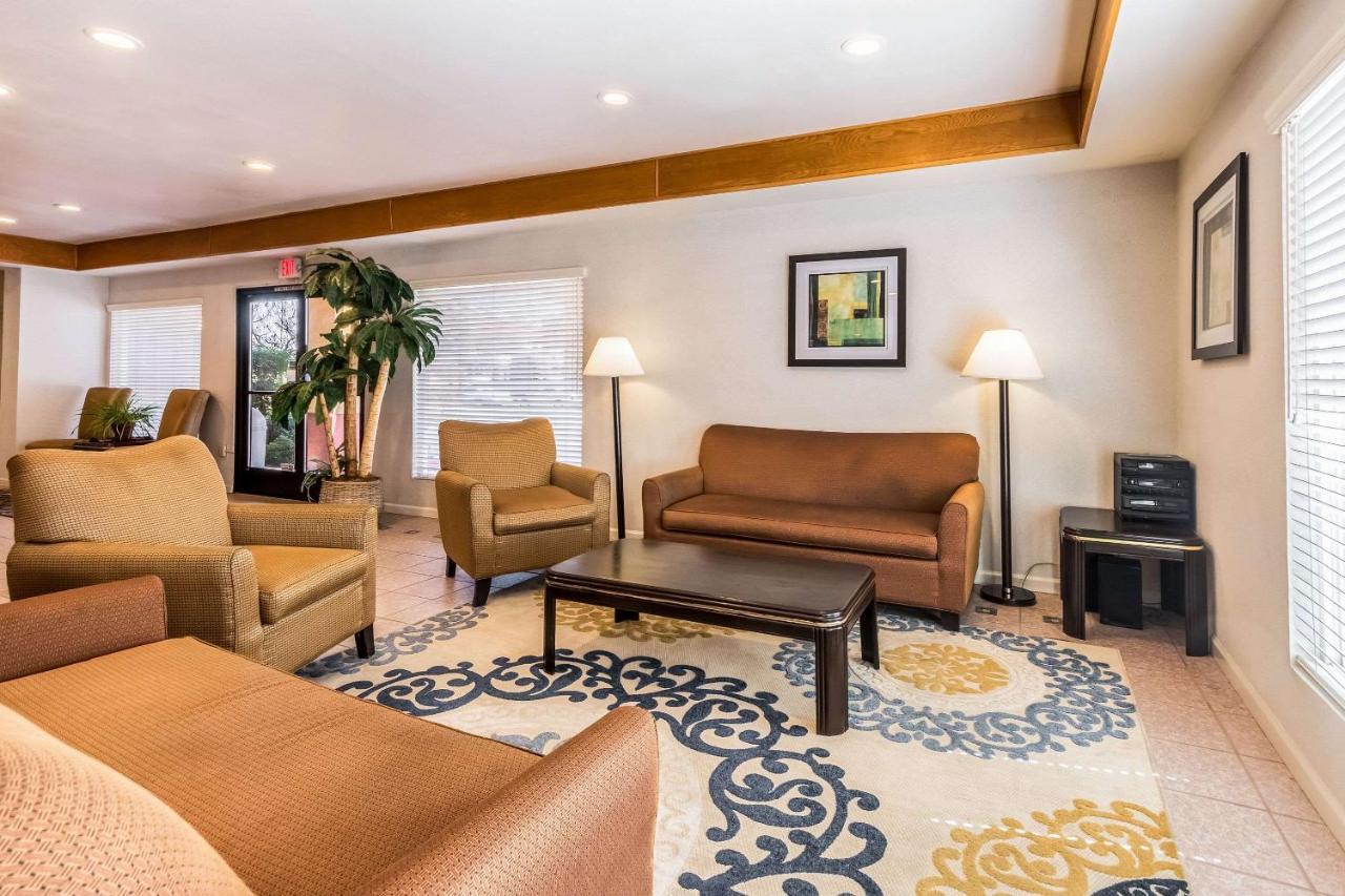 Quality Inn Fresno Near University Bagian luar foto