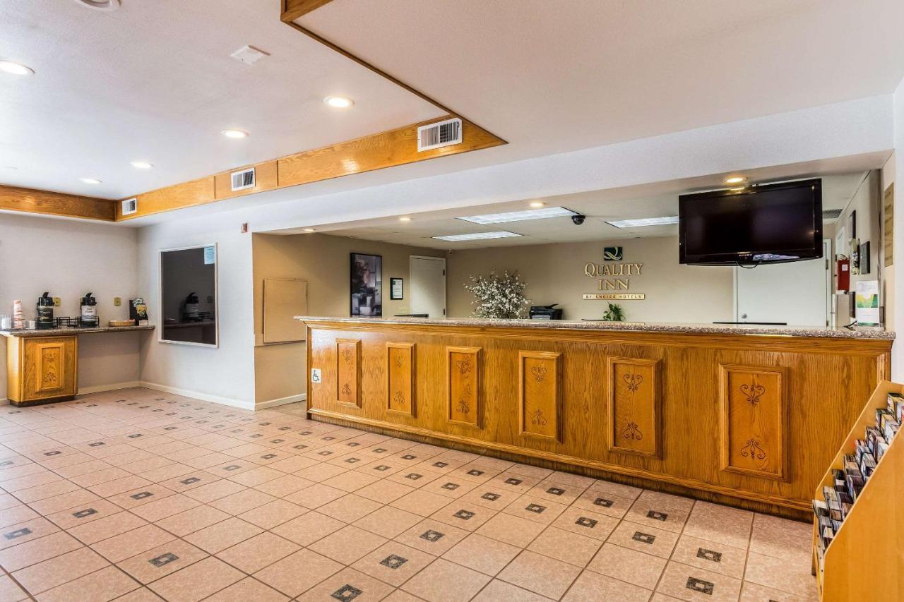 Quality Inn Fresno Near University Bagian luar foto