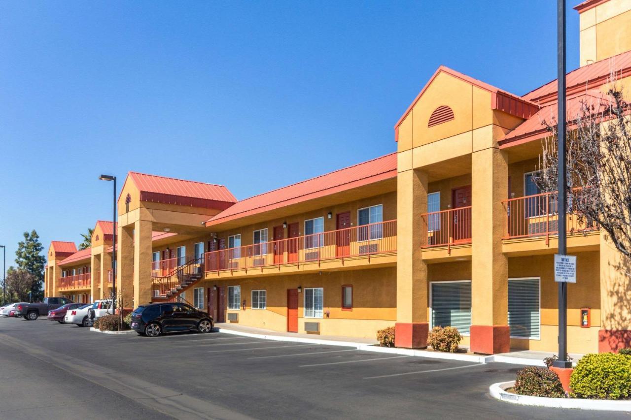 Quality Inn Fresno Near University Bagian luar foto